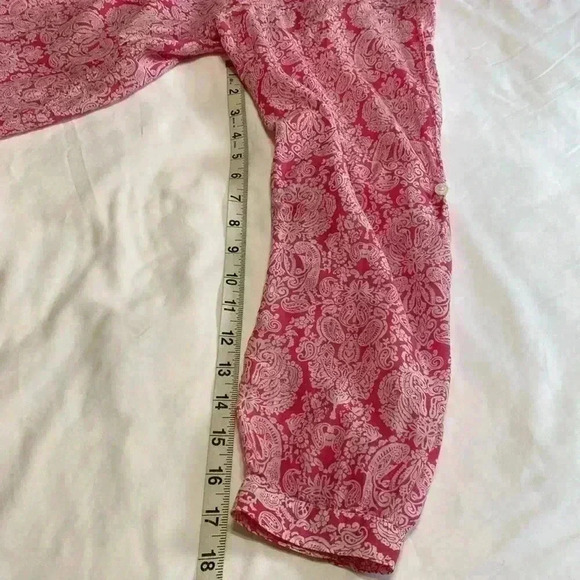 Gap Maternity Pink & White Paisley Design in Size Small. Long Sleeve/Button Up. - Picture 9 of 10